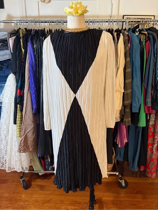 Dresses & Skirts - VTG 70s Hal Ferman PCF Petites Accordion Pleated Art Deco Geometric Dress